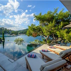 4 Bedroom Villa with Pool, Sumartin, sleeps 8